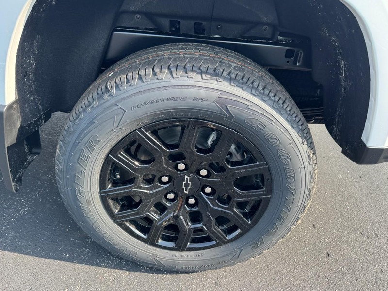 Chevrolet Colorado Vehicle Image 06