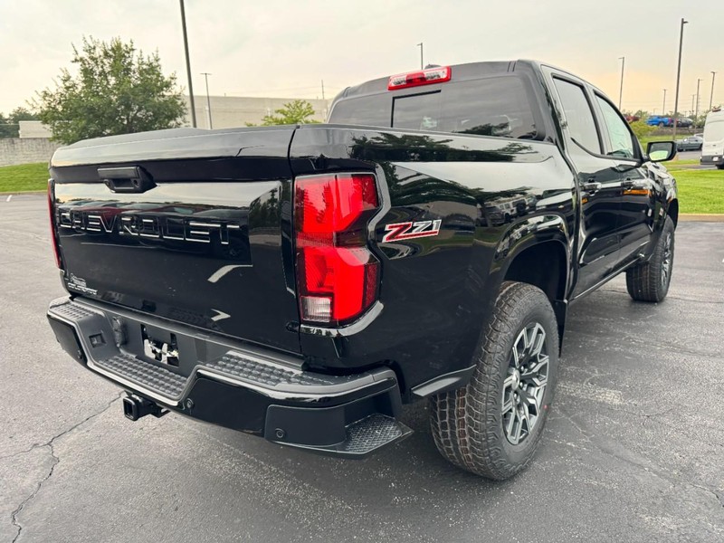 Chevrolet Colorado Vehicle Image 03