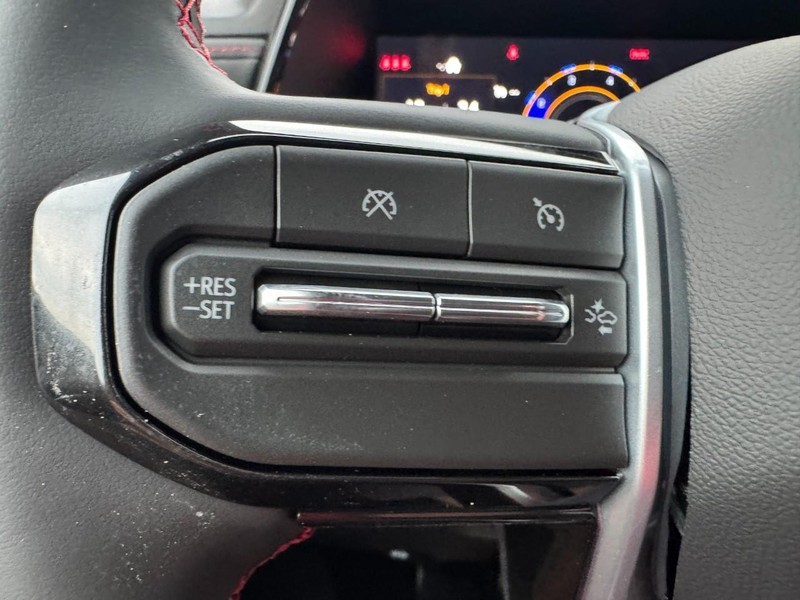 Chevrolet Colorado Vehicle Image 11
