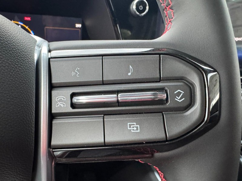 Chevrolet Colorado Vehicle Image 12
