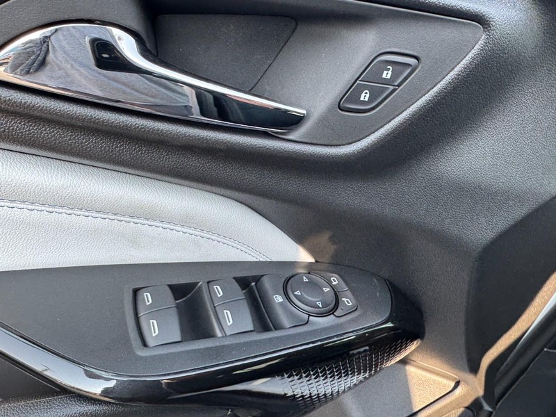 Chevrolet Trax Vehicle Image 10