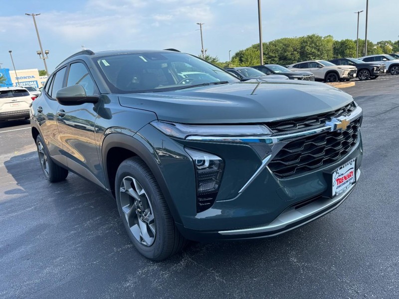 Chevrolet Trax Vehicle Image 02