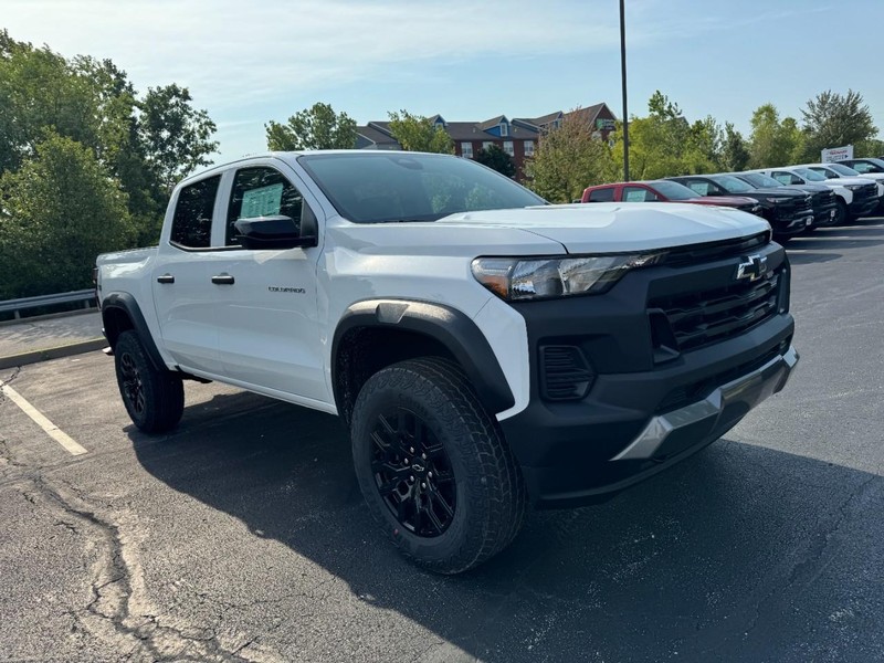 Chevrolet Colorado Vehicle Image 02