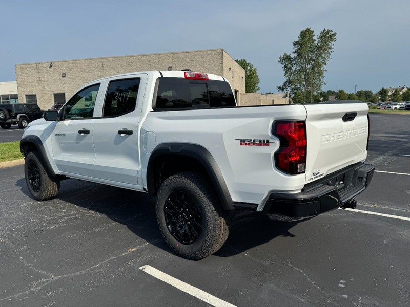 Chevrolet Colorado Vehicle Image 05