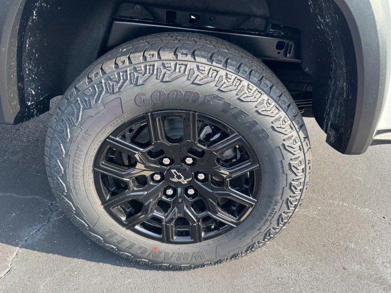 Chevrolet Colorado Vehicle Image 06