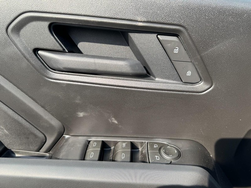 Chevrolet Colorado Vehicle Image 09