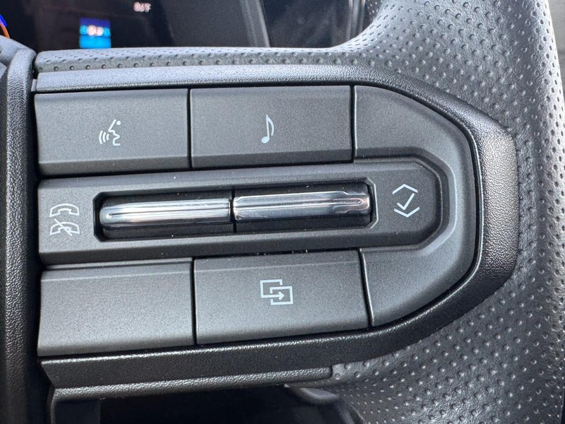 Chevrolet Colorado Vehicle Image 11