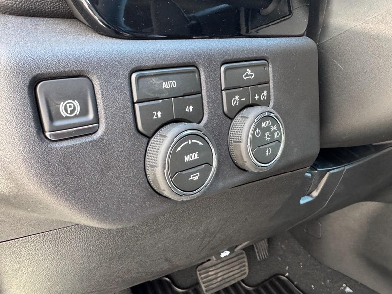 Chevrolet Silverado 1500 Vehicle Image 12