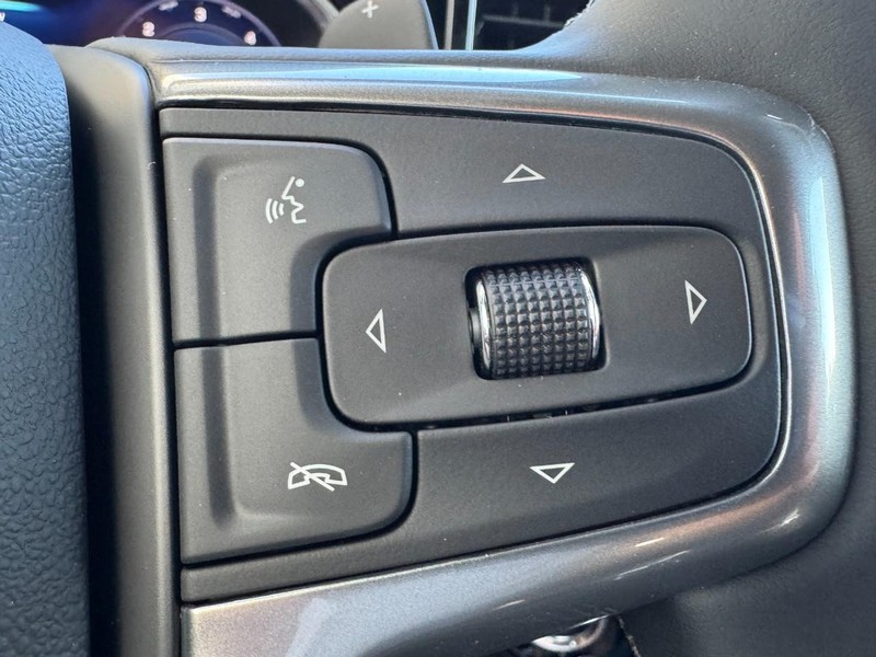 Chevrolet Silverado 1500 Vehicle Image 14