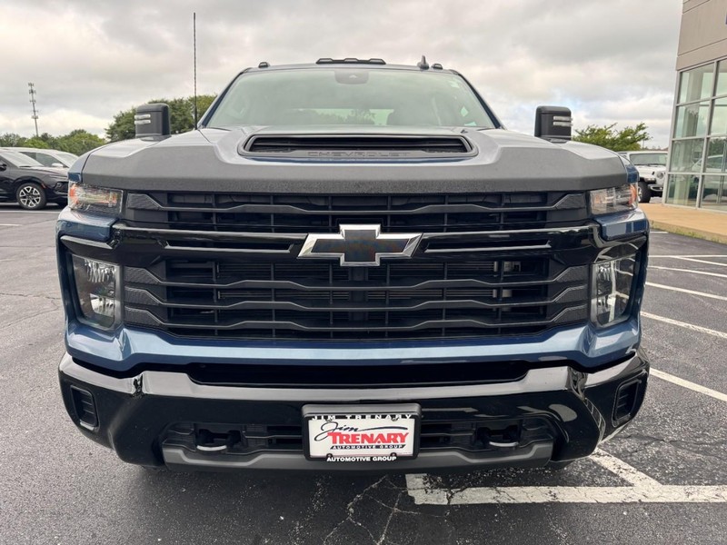 Chevrolet Silverado 2500HD Vehicle Image 09