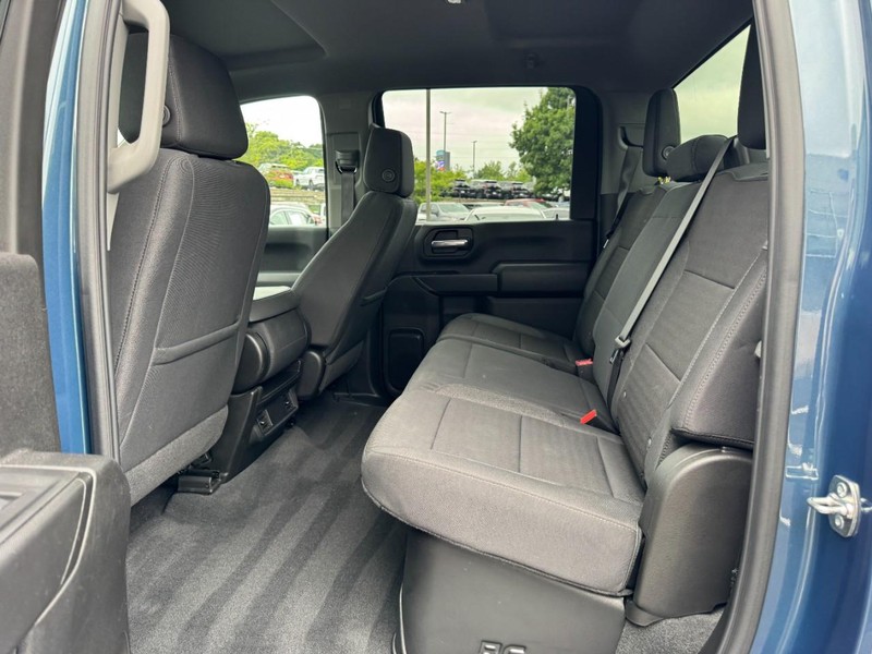 Chevrolet Silverado 2500HD Vehicle Image 10