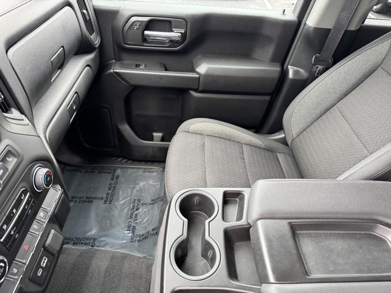 Chevrolet Silverado 2500HD Vehicle Image 13