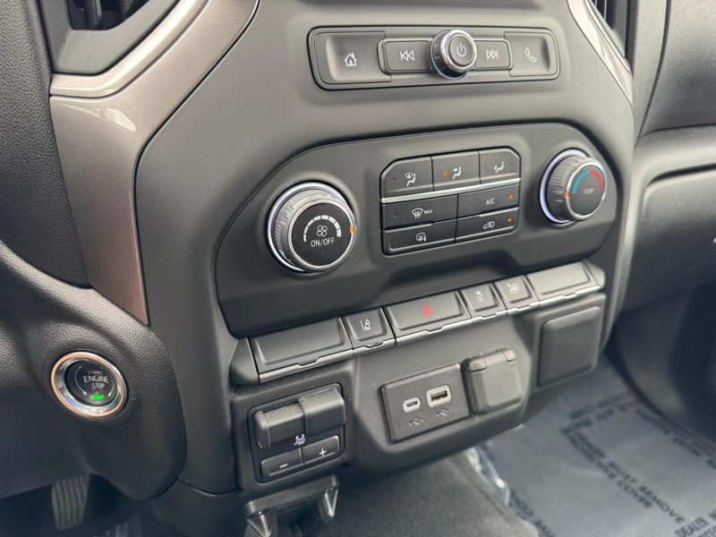Chevrolet Silverado 2500HD Vehicle Image 18