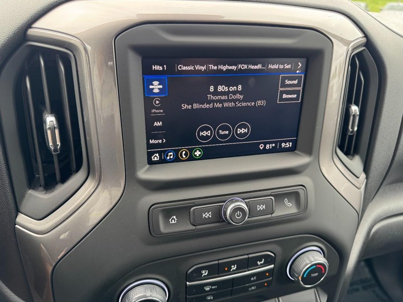 Chevrolet Silverado 2500HD Vehicle Image 19