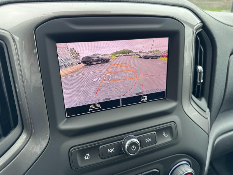 Chevrolet Silverado 2500HD Vehicle Image 20