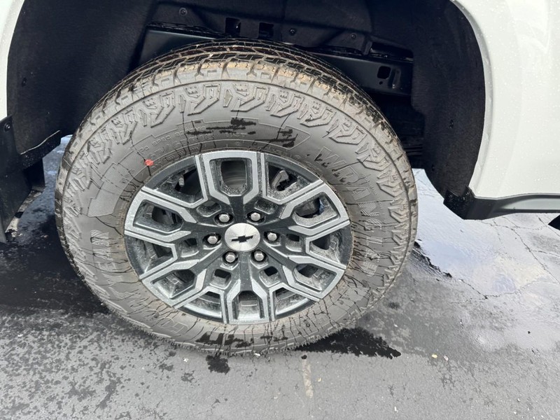 Chevrolet Colorado Vehicle Image 06