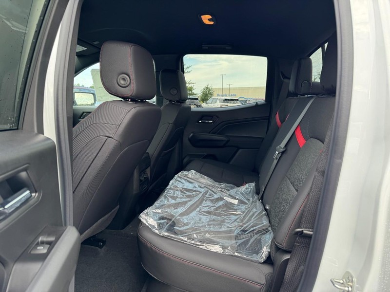 Chevrolet Colorado Vehicle Image 08