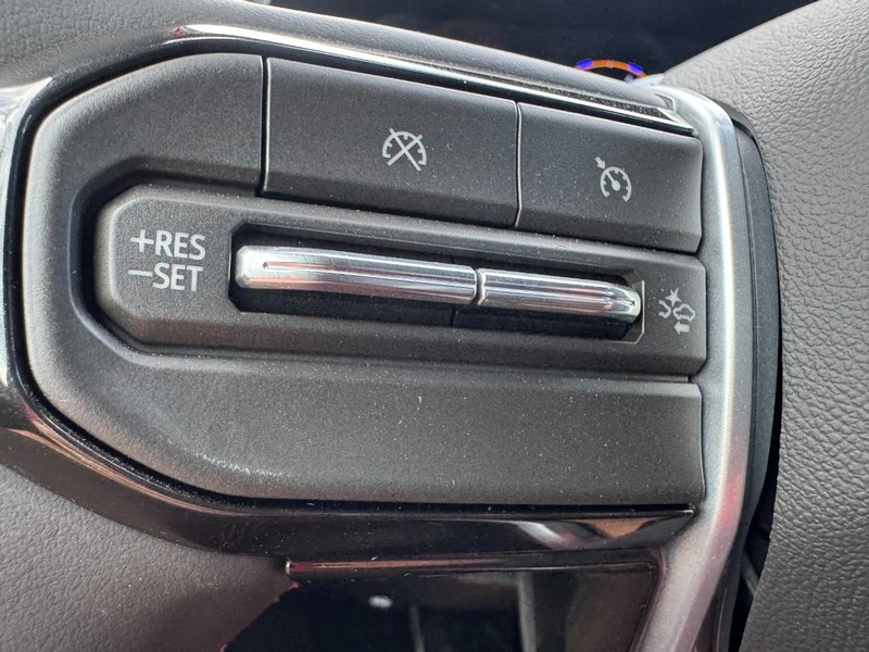 Chevrolet Colorado Vehicle Image 13