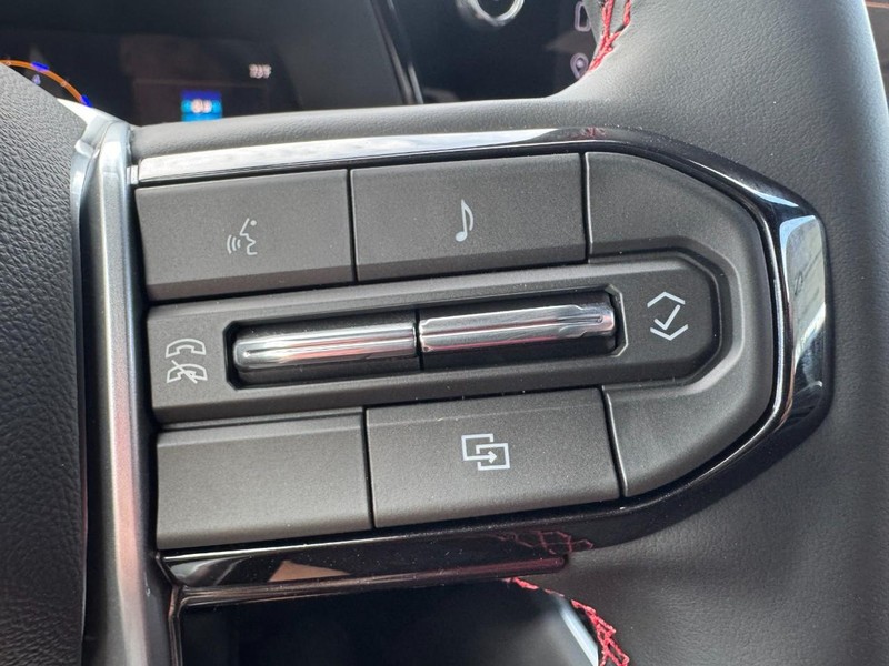 Chevrolet Colorado Vehicle Image 14