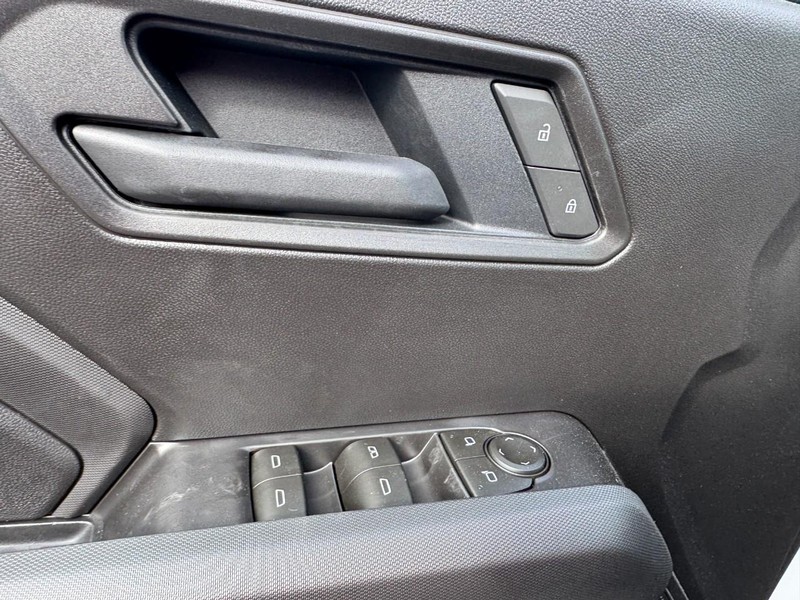 Chevrolet Colorado Vehicle Image 11