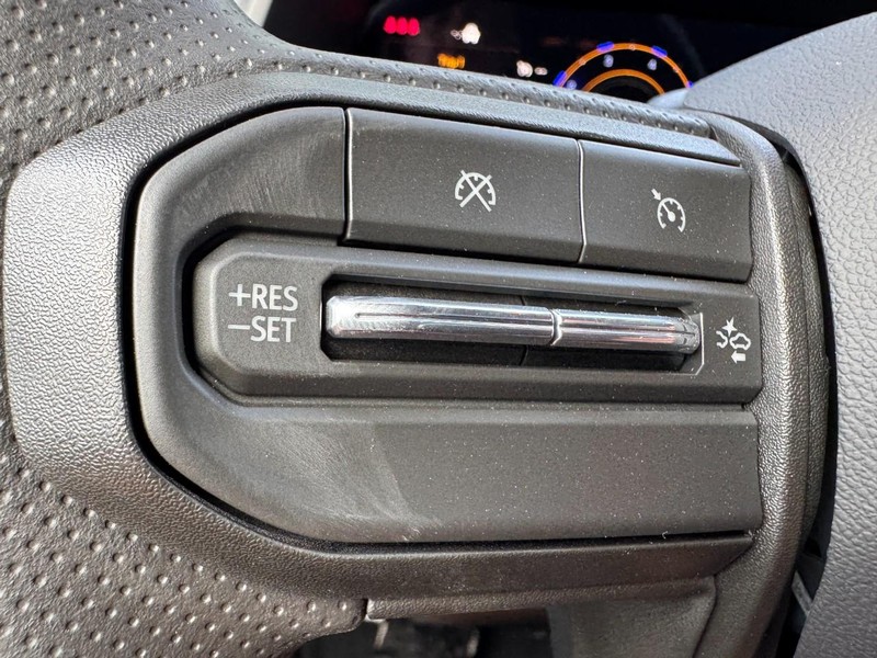 Chevrolet Colorado Vehicle Image 12