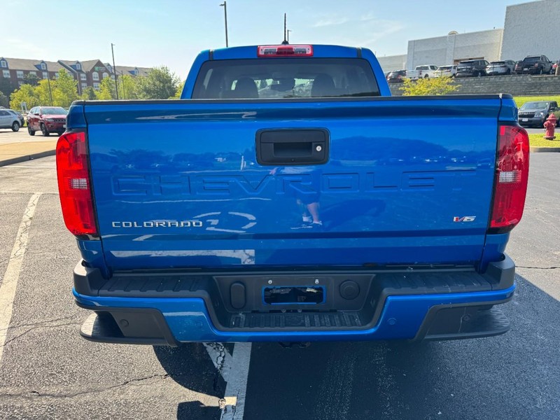 Chevrolet Colorado Vehicle Full-screen Gallery Image 04