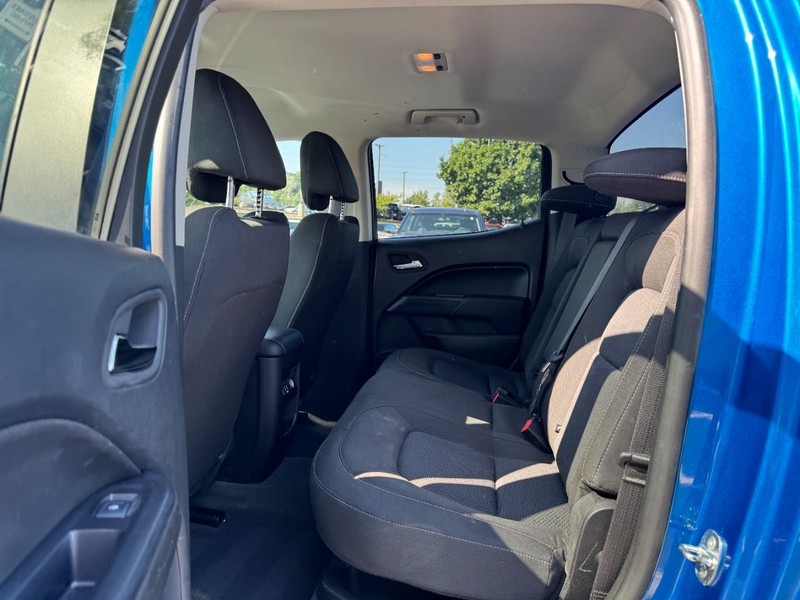 Chevrolet Colorado Vehicle Full-screen Gallery Image 10