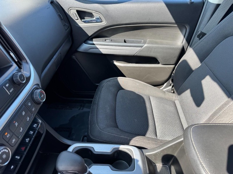 Chevrolet Colorado Vehicle Full-screen Gallery Image 13