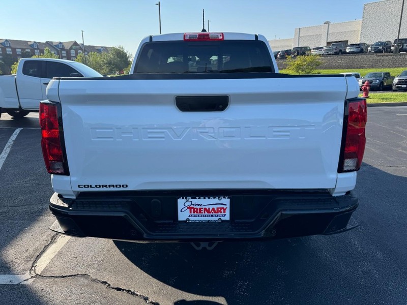 Chevrolet Colorado Vehicle Full-screen Gallery Image 04