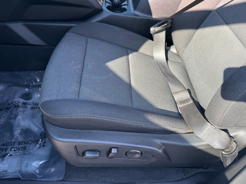 Chevrolet Colorado Vehicle Full-screen Gallery Image 11