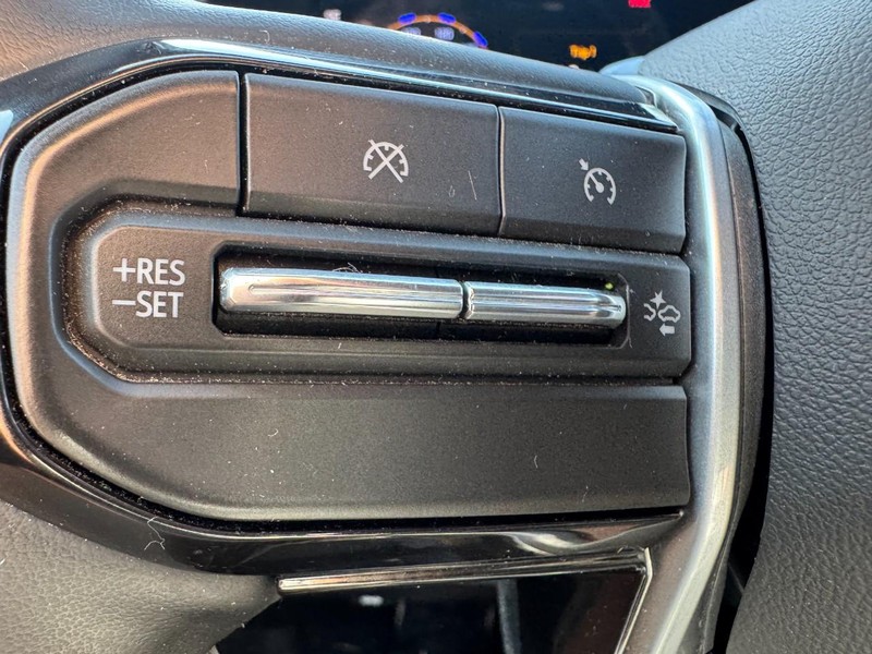 Chevrolet Colorado Vehicle Full-screen Gallery Image 13
