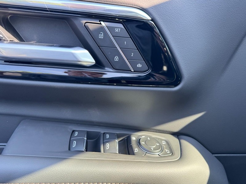 Chevrolet Tahoe Vehicle Image 10