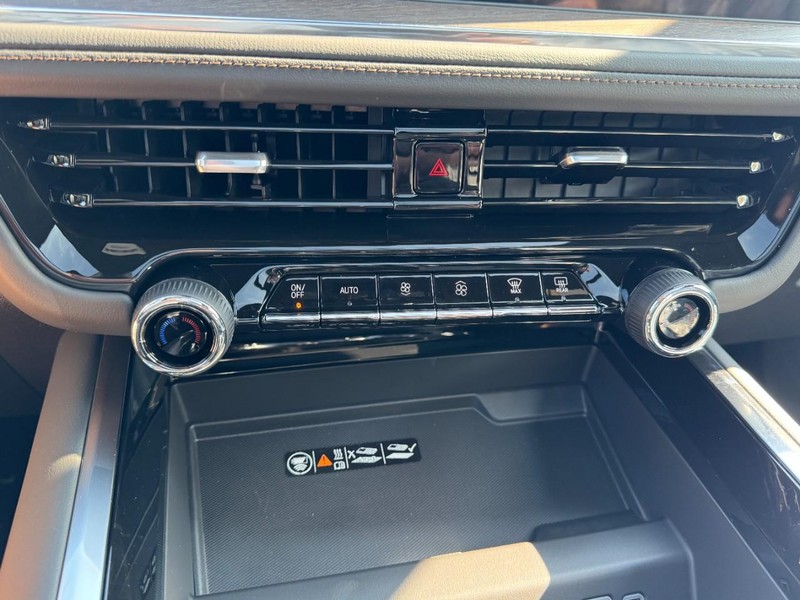 Chevrolet Tahoe Vehicle Image 13