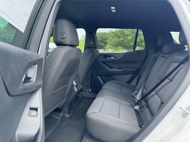 2027 Chevrolet Equinox LT - Photo 6