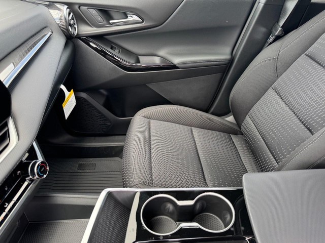 2027 Chevrolet Equinox LT - Photo 7