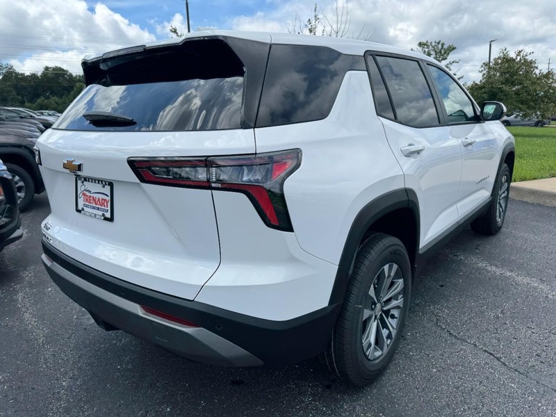 Chevrolet Equinox Vehicle Image 03