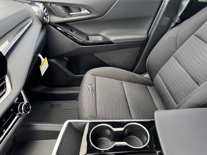 Chevrolet Equinox Vehicle Image 08