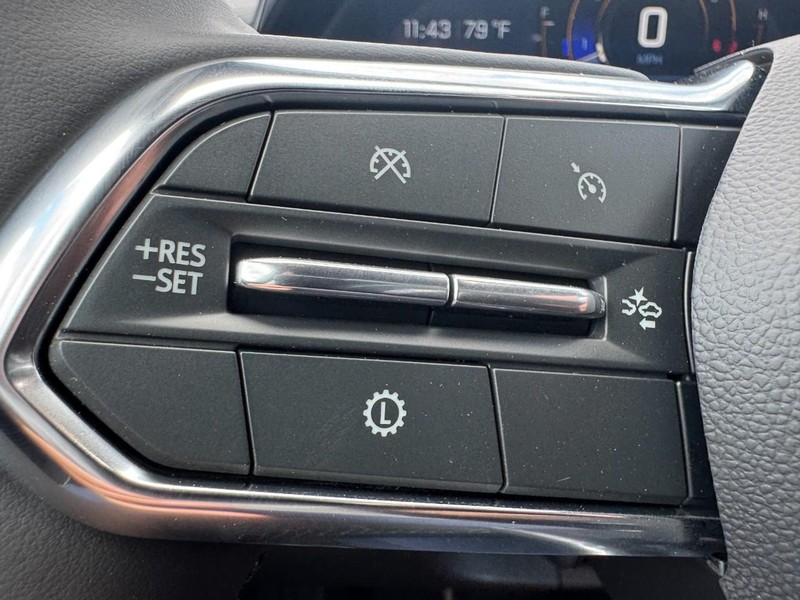 Chevrolet Equinox Vehicle Image 11