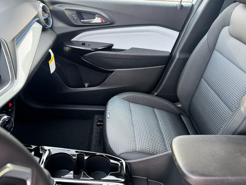 Chevrolet Trax Vehicle Image 08