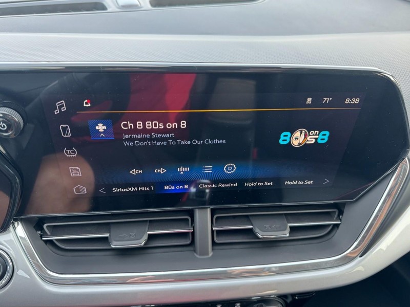 Chevrolet Trax Vehicle Image 14