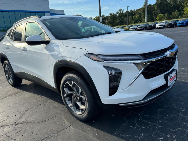 Chevrolet Trax Vehicle Image 02
