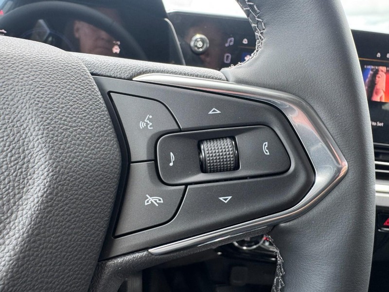 Chevrolet Trax Vehicle Image 13