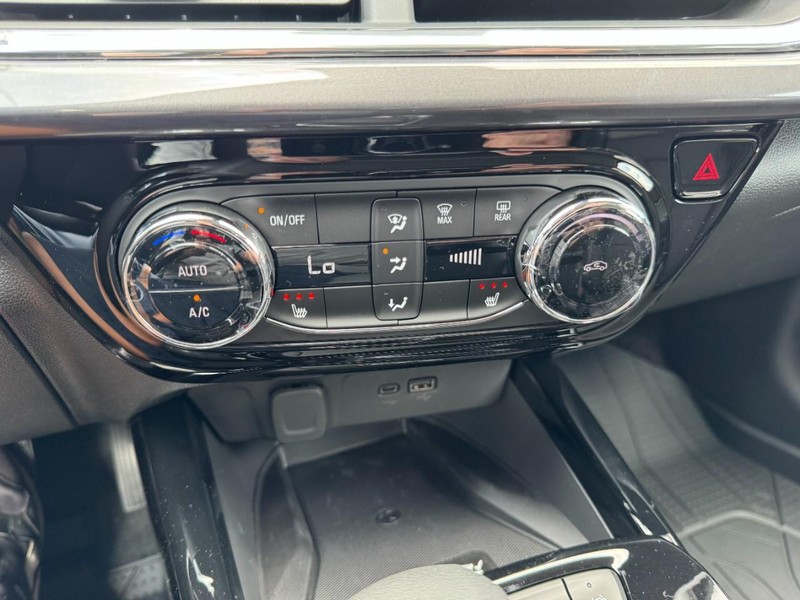 Chevrolet Trax Vehicle Image 14