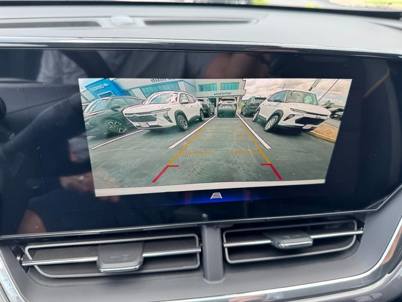 Chevrolet Trax Vehicle Image 16