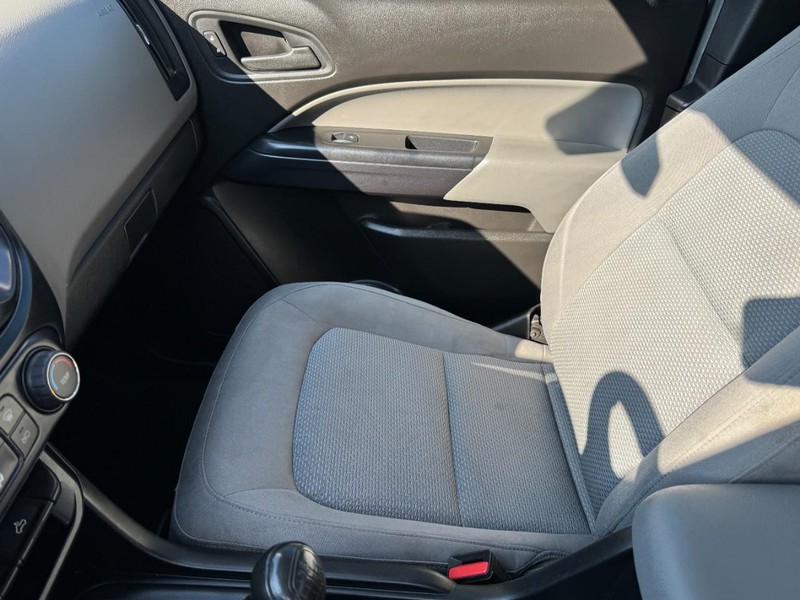 Chevrolet Colorado Vehicle Image 11