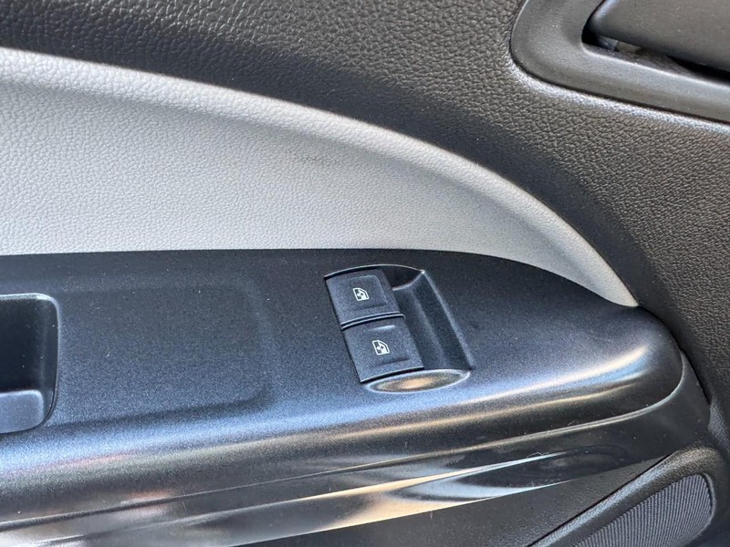 Chevrolet Colorado Vehicle Image 13
