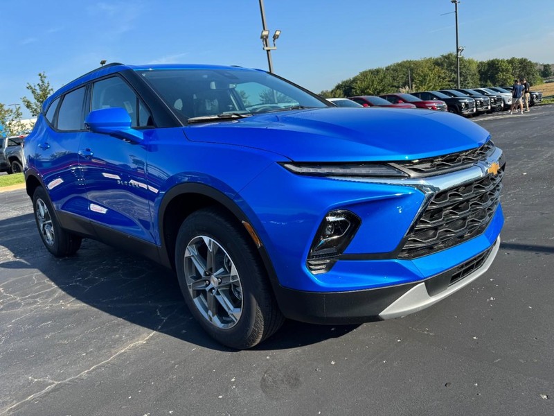 Chevrolet Blazer Vehicle Image 02