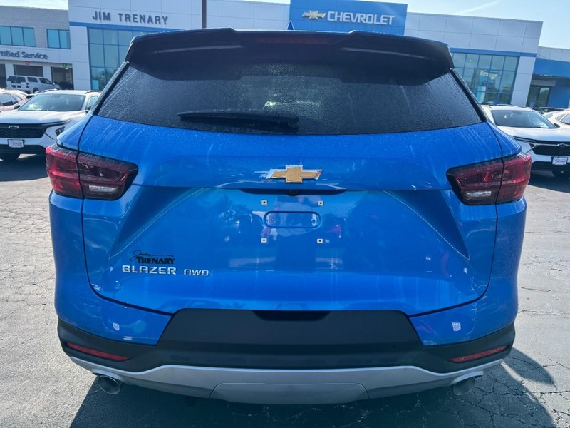 Chevrolet Blazer Vehicle Image 04