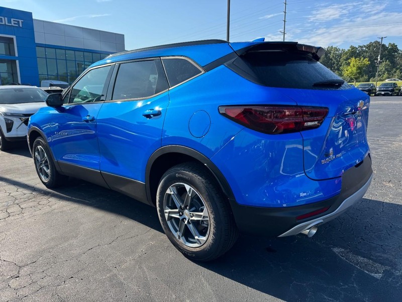Chevrolet Blazer Vehicle Image 05