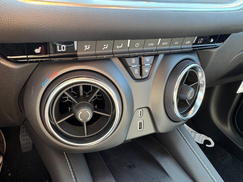 Chevrolet Blazer Vehicle Image 12